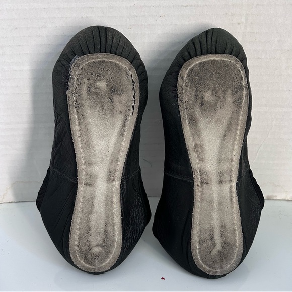 Girl’s Ballet Slippers / Shoes size 13-1/2 D - Picture 2 of 3